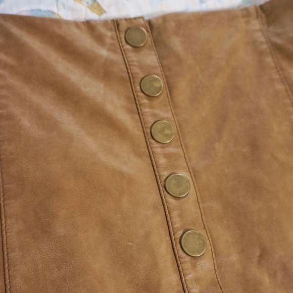 Free People Oh Snap Vegan Leather Mini Skirt in Tobacco - Size 0 - Picture 3 of 3